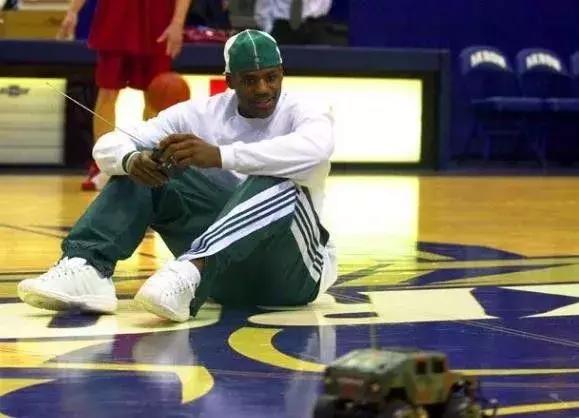 詹皇个人简历,詹皇简历