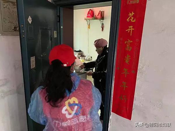 巾帼志愿者撑起抗疫防疫半边天,抗疫志愿者为出征勇士护小家