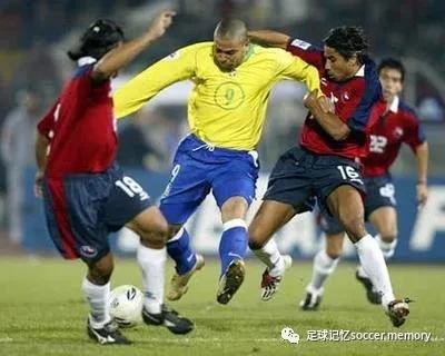 绿茵信仰罗纳尔多第三关花式,冲阵无双