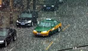 小车被撞凹陷怎么办,车尾被撞小凸要维修吗