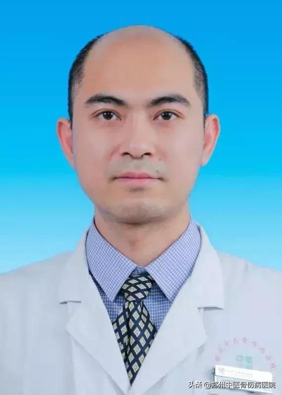 股骨头坏死骨盆旋转手法怎么做,股骨头不愈合康复锻炼方法