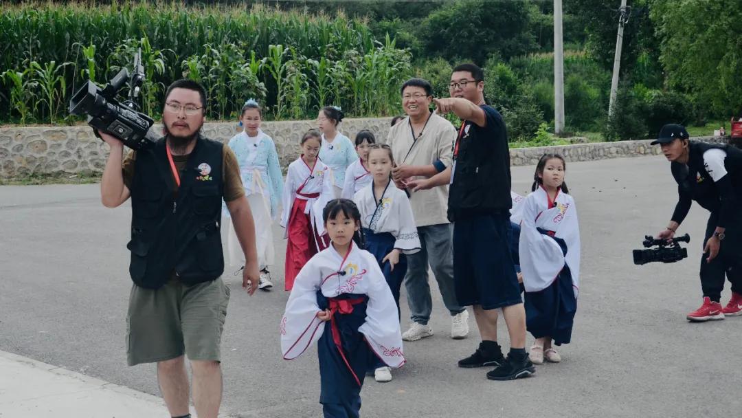 大地风景乡村振兴实验基地大吉祥村迎来本草小象馆加盟