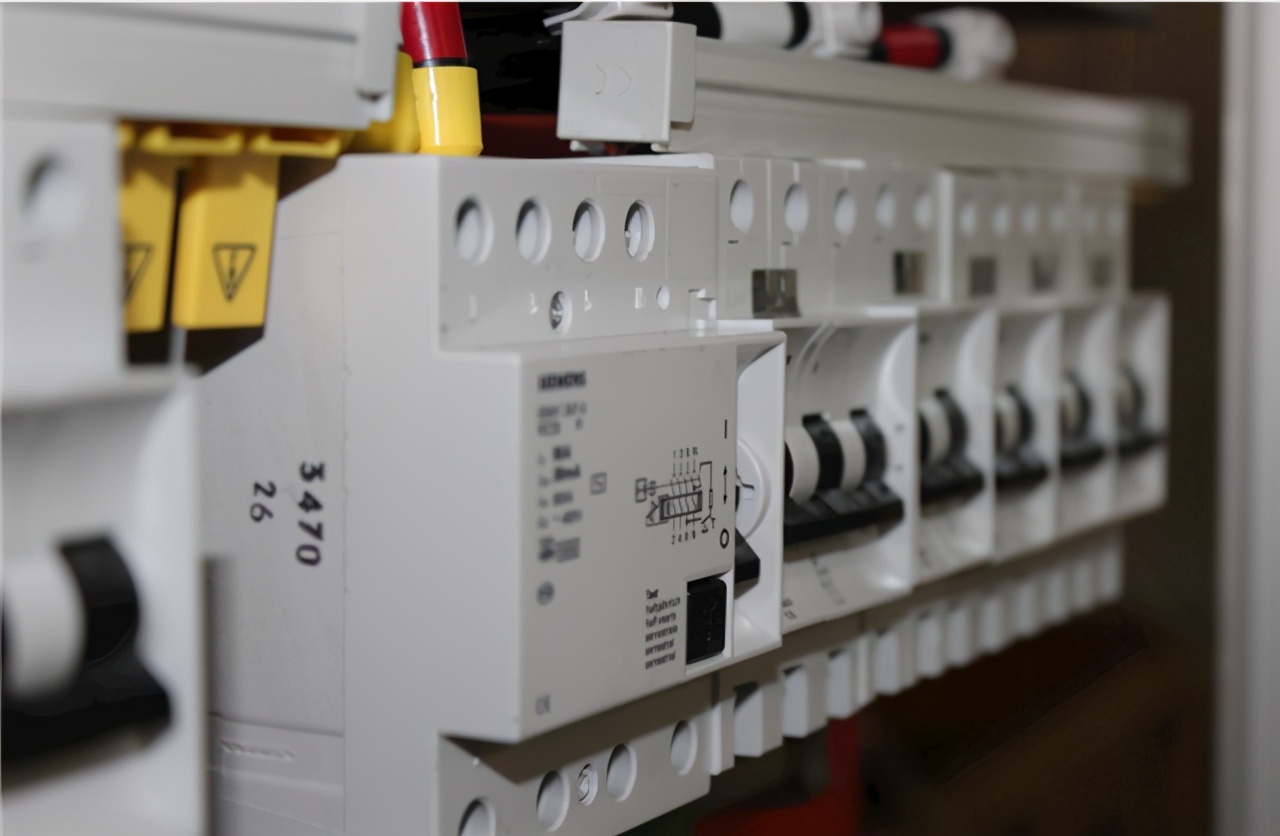 路边一排排的五金店靠什么盈利,开五金店为啥不倒闭