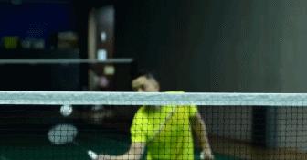 最简单的接杀技巧,足球过人中的四两拨千斤讲解