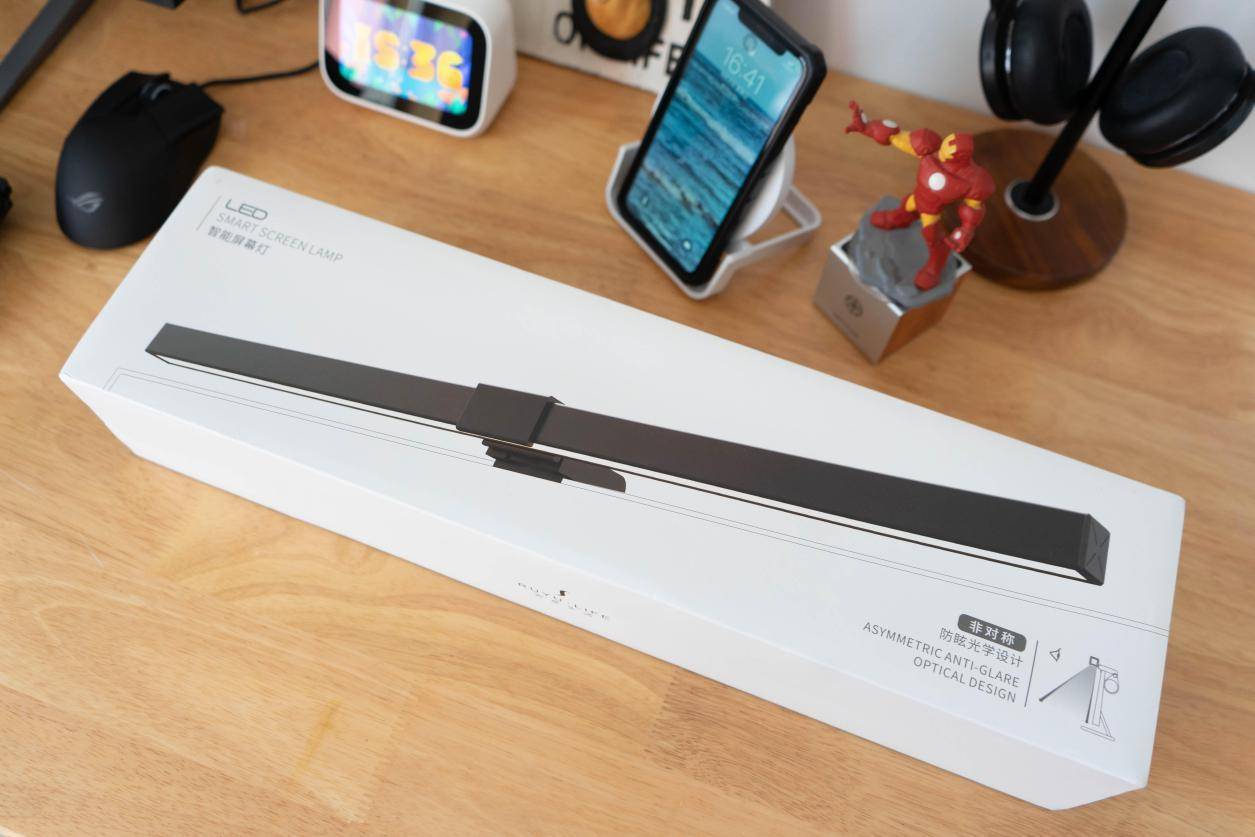 柔光不刺眼，夜间照明更舒适，体验如鱼生活非对称屏幕挂灯