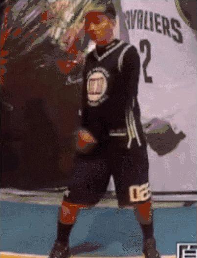 篮球小孩子如何学习胯下运球教学,新手篮球胯下运球基本功训练