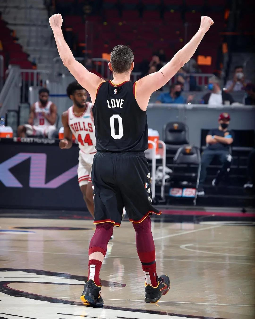 乐福单节34分开拓者全场回放,乐福单节34分开拓者第一节录像