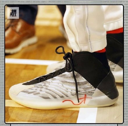 NBA球员上脚：布克卫衣致敬科比，伦纳德的NB签名鞋来了