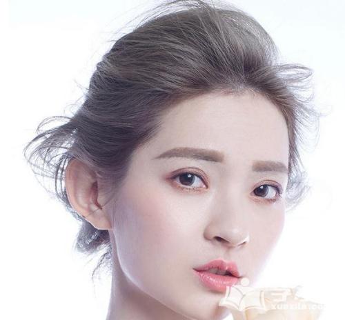 中老年人化妆的方法和技巧,实用的化妆小技巧