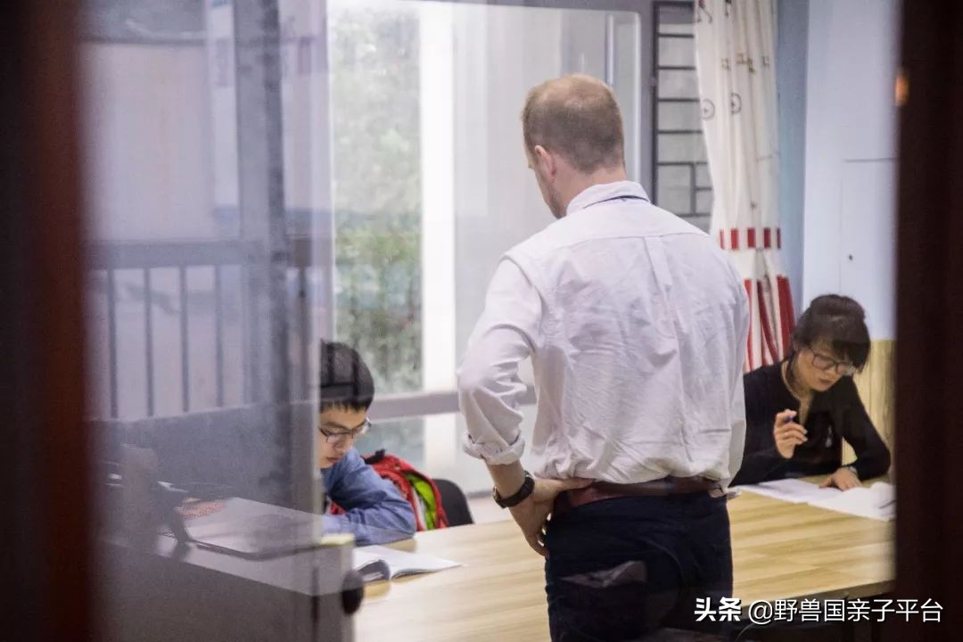 把最纯正意大利足球带来东莞,这个爸爸说足球应该这样学