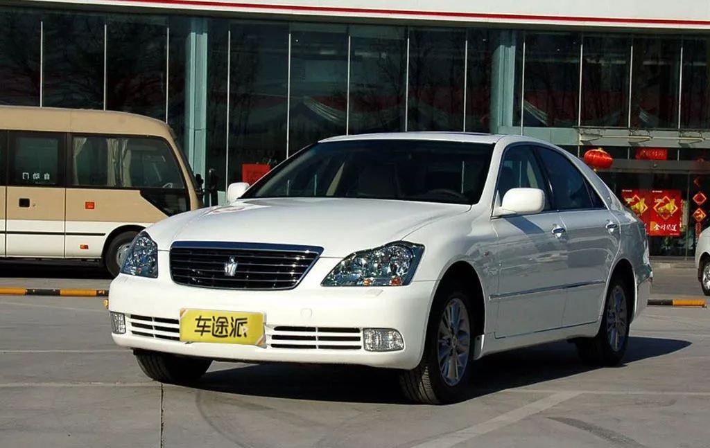 丰田皇冠销量,为什么丰田皇冠销量一代不如一代