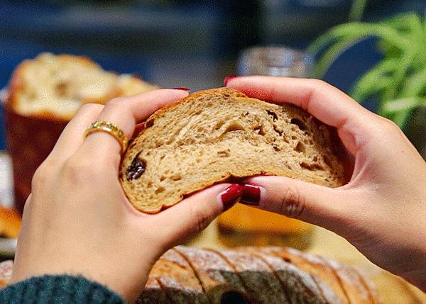 日本来的面包，“落户”深圳，里面竟然还“藏钱”