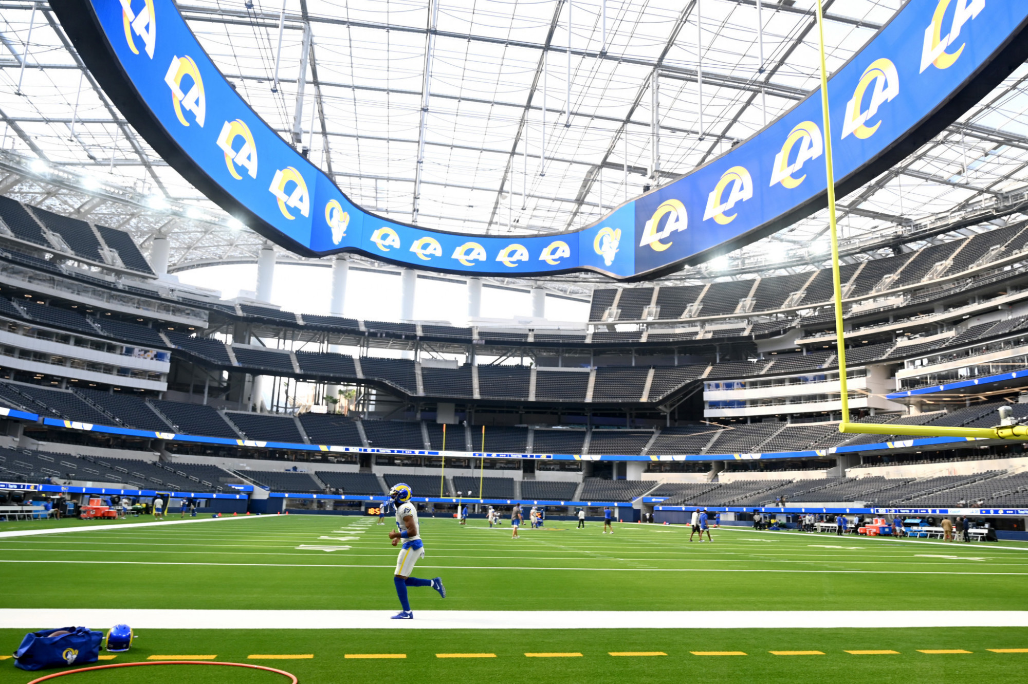 除鸟巢外国内最大的体育馆,比故宫还要宏伟的房子