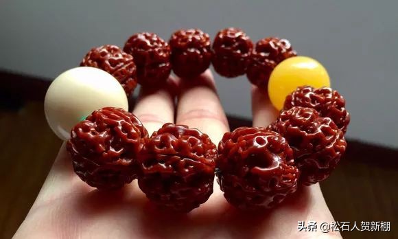 最容易盘出包浆的手串,盘玩包浆后变黑的文玩