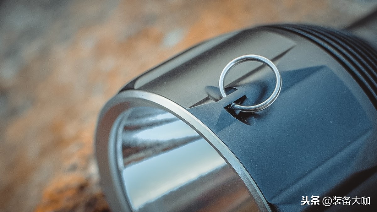 纳丽德圣火30手电筒适合户外吗,纳丽德圣火10手电筒怎么样