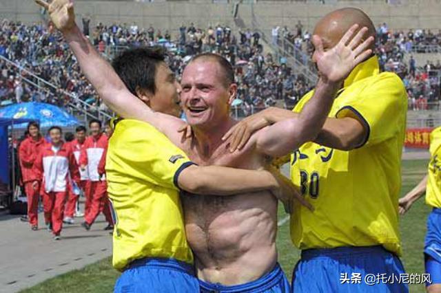 加斯科因是英格兰少有的中场大师,短暂邂逅