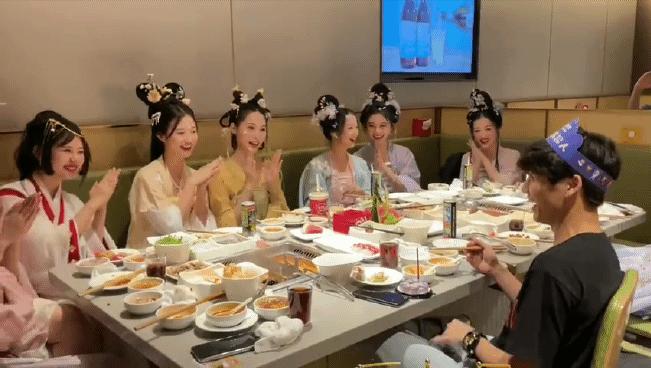 76人不急于交易西蒙斯,西蒙斯拒绝再为76人出战