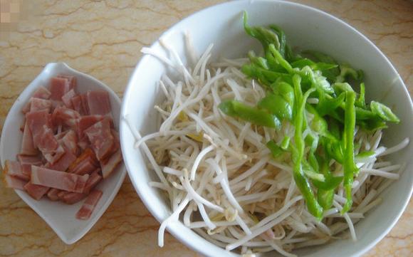 炒面怎么和面又筋道又好吃,饭店大厨教你炒面正确做法