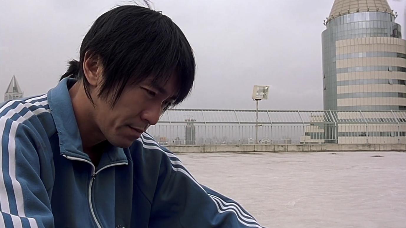 周星驰黄一飞表演节目,周星驰和黄一飞被酒瓶砸的视频