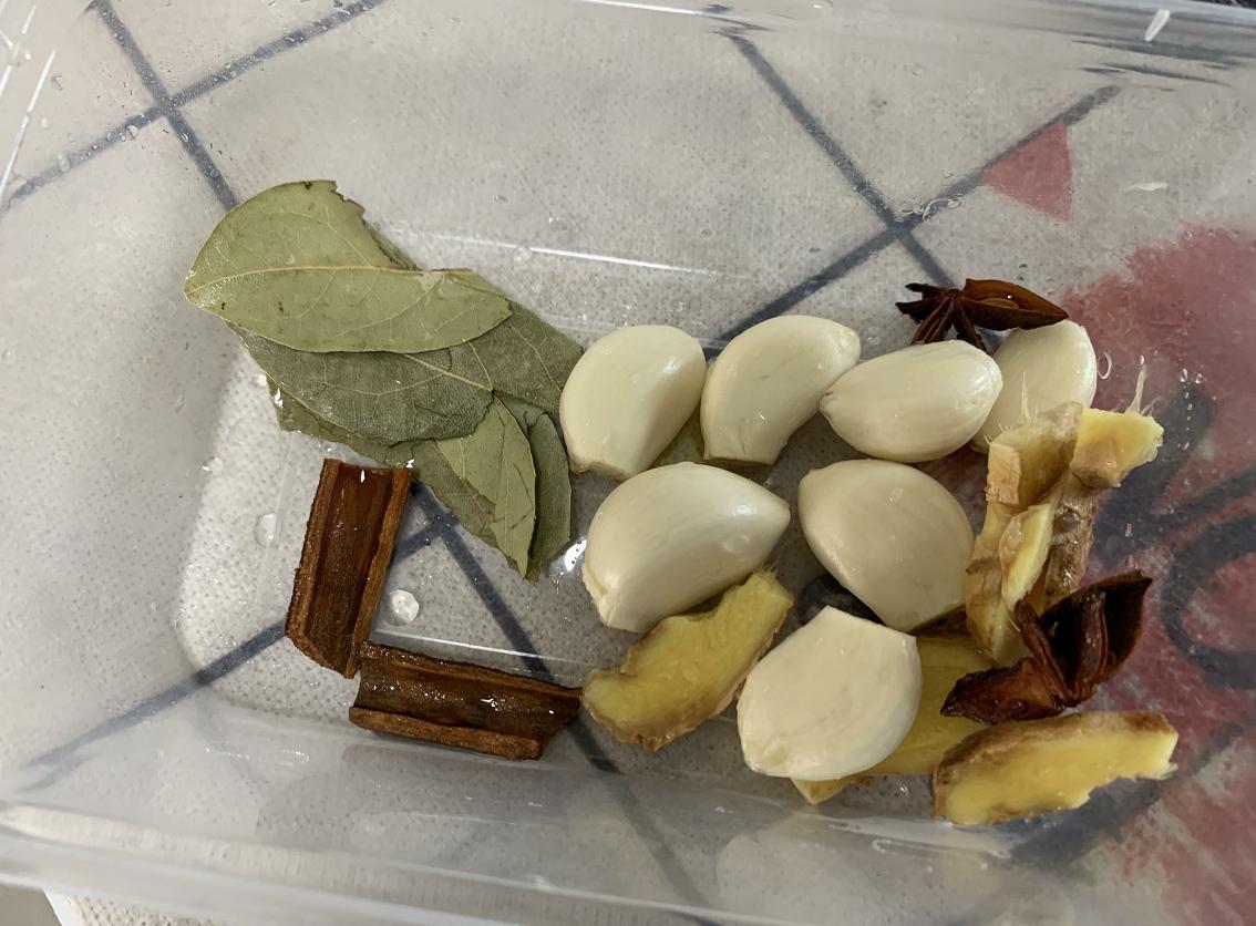 炖完牛肉的汤煮面,炖完牛肉的砂锅去异味