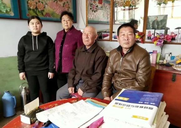 雷锋就在我身边视频,雷锋就在我们身边事迹