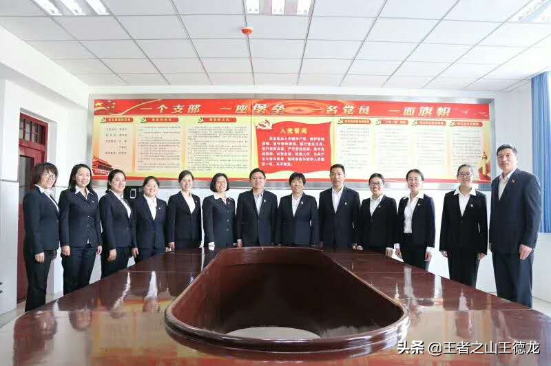 向雷锋同志致敬！为强盛祖国放歌！为文明宣化点赞！