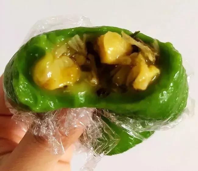 这些味道是青团的耻辱：爆珠流沙、酸菜鱼、笋干菜肉…