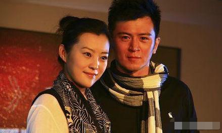 *绑捆**女明星，却被戳穿是骗婚gay，现实版农夫与蛇让人作呕