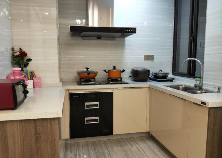 120平四室两厅两卫装欧式风格好吗,100平方三室一厅豪华欧式装修风格