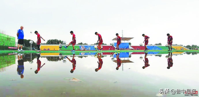 淄博市足球队主教练王健,淄博足球总教练