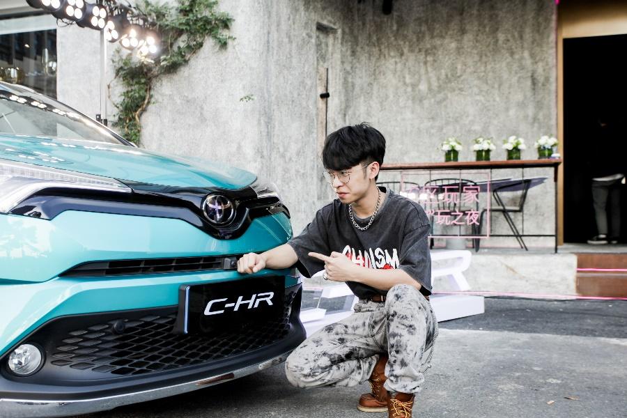 广汽丰田新款c-hr正式上市,丰田c-hr豪华版到底怎么样