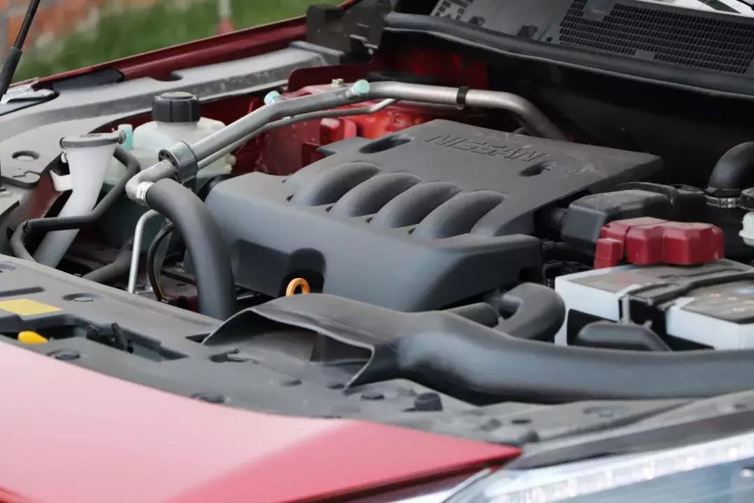 与这台跨界SUV一起，看天空的蓝，看远处的山