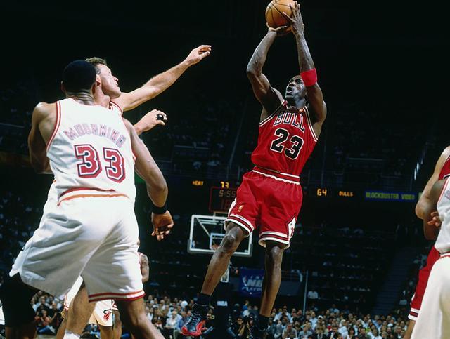 美式橄榄球和nba哪个影响力大,职业橄榄球员有多厉害