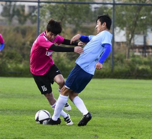 野球场恶意犯规被反杀,野球场恶意垫脚被暴打