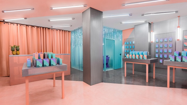手机店里装修风格怎样能吸引顾客,开手机店如何装修最省钱