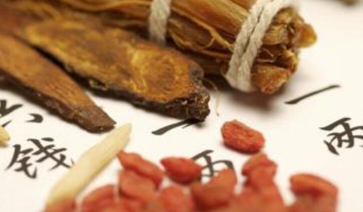 “我的爱情没有面包”：三年花我10多万，还是没有治好她的白癜风