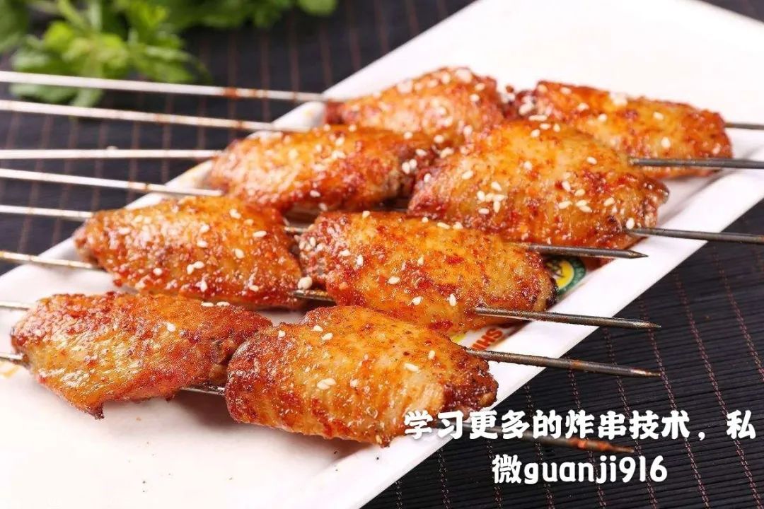 这家炸串店开了二十多年，门前天天排长队，老洛阳人最惦记