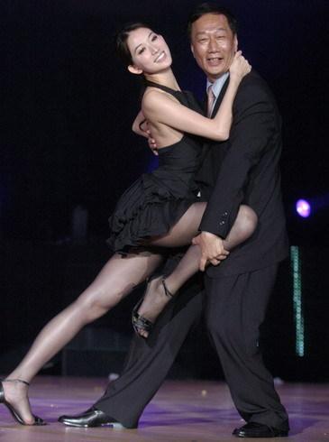 郭台铭牵手刘嘉玲,郭台铭与林志玲及刘嘉玲的情史