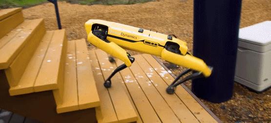 连拆弹、监控、拉黄包车都会，还有什么是这条机器狗不会做的？