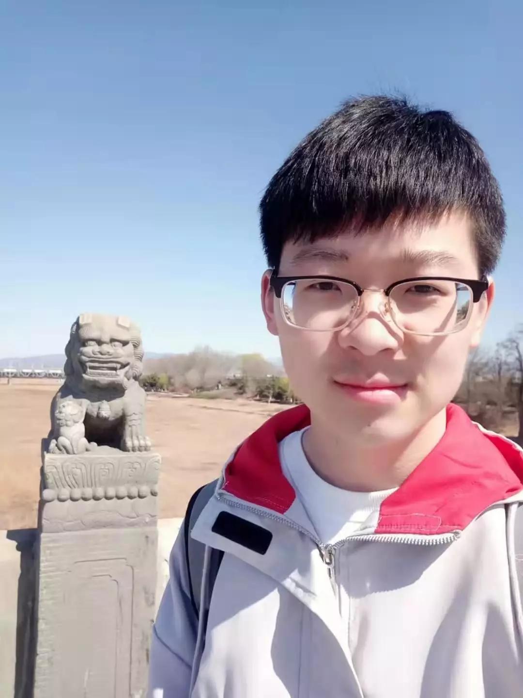 邑人电影院的读者们，向您拜大年了