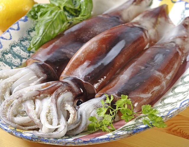 墨鱼乌贼章鱼鱿鱼到底有什么区别,怎么分清章鱼乌贼和鱿鱼