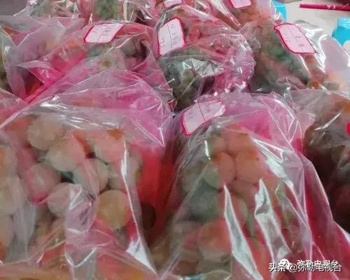 弥勒葡萄价格,弥勒葡萄卖5元一颗
