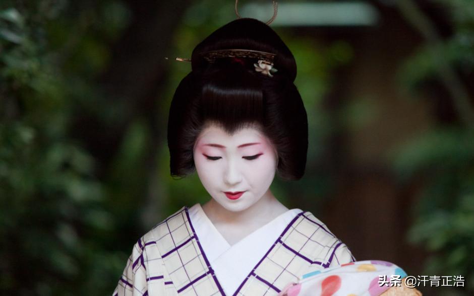 西冈雪子：站街50年，被抓22次，只为等一个永不回来的客人