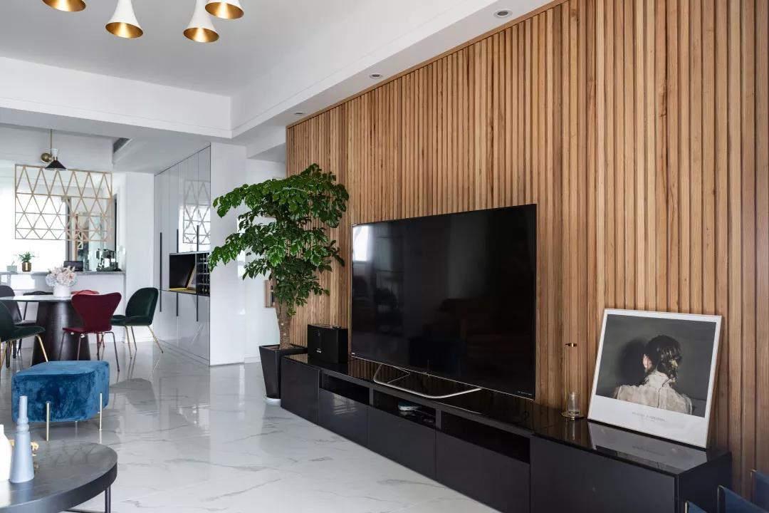 「恋·家」生活不需要太空旷，于是他们决定把家“变挤”