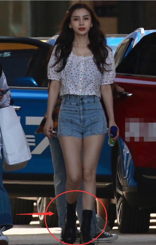 baby上班穿黑色吊带背心,baby最新穿的蓝色鞋子