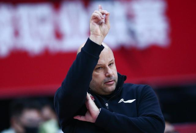 曝雅尼斯加盟山东男篮,全运会北京首钢男篮解立彬