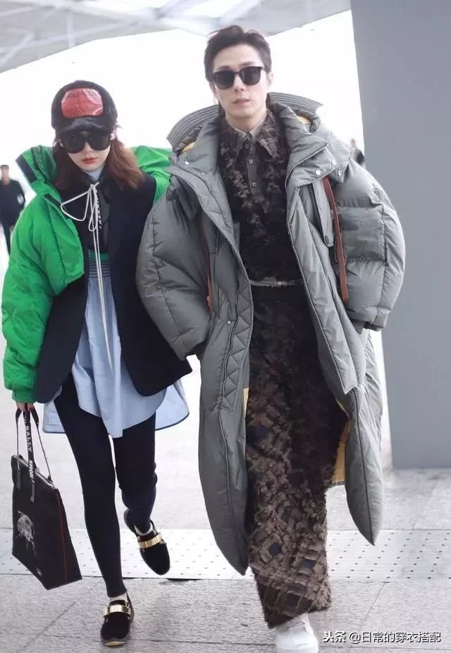 杨幂机场秀穿搭,机场走秀女明星