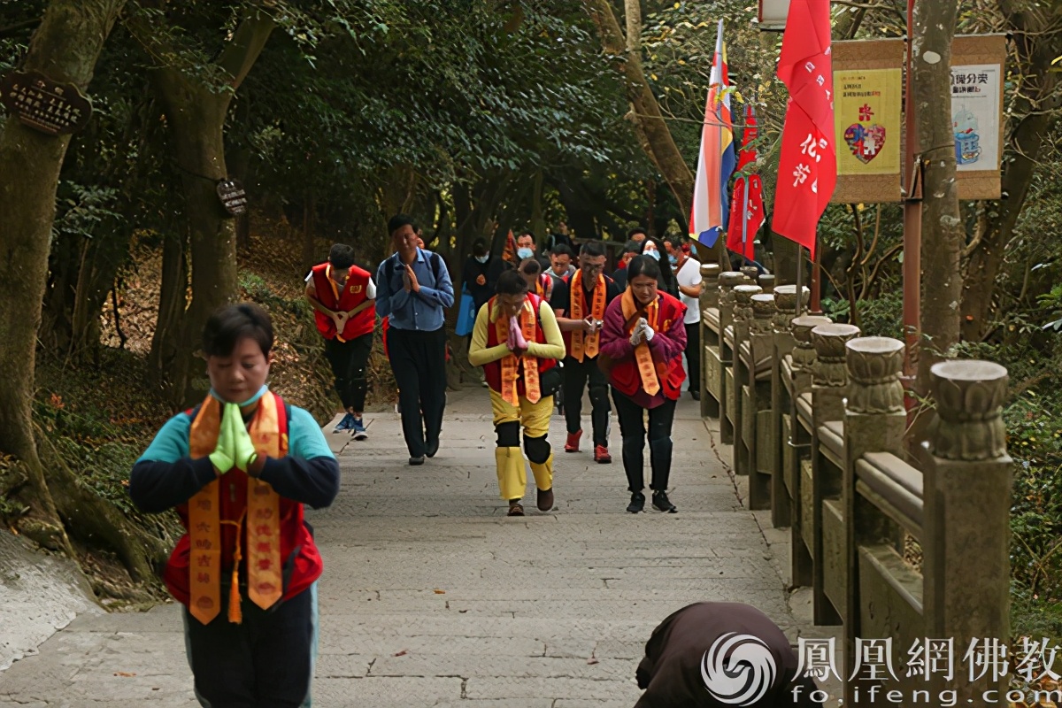 三步一拜普陀山完整版免费,普陀山南海观音礼佛