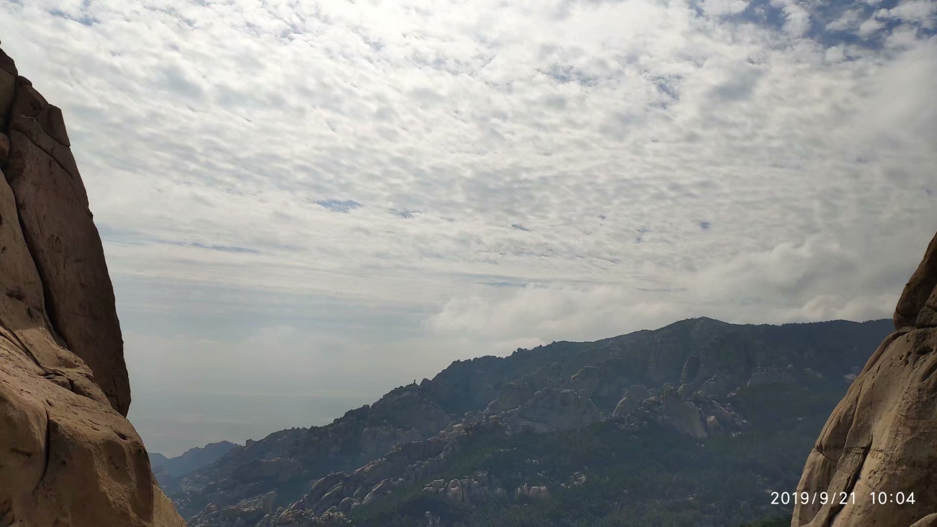 远征三晋凯旋还，飓风众人把酒欢