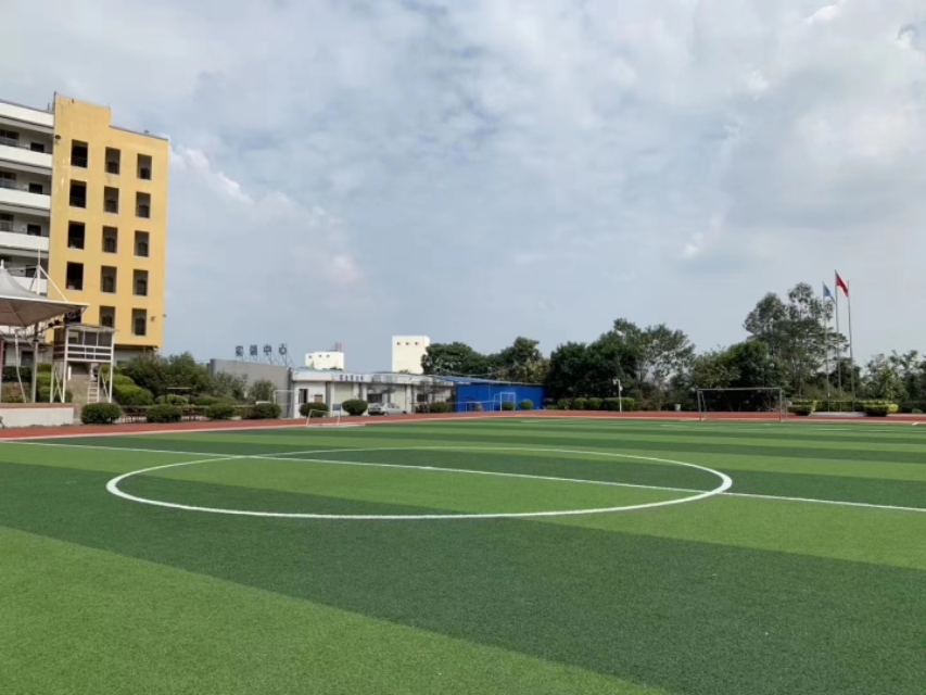 人造草坪足球场施工,人造草坪的施工详细流程